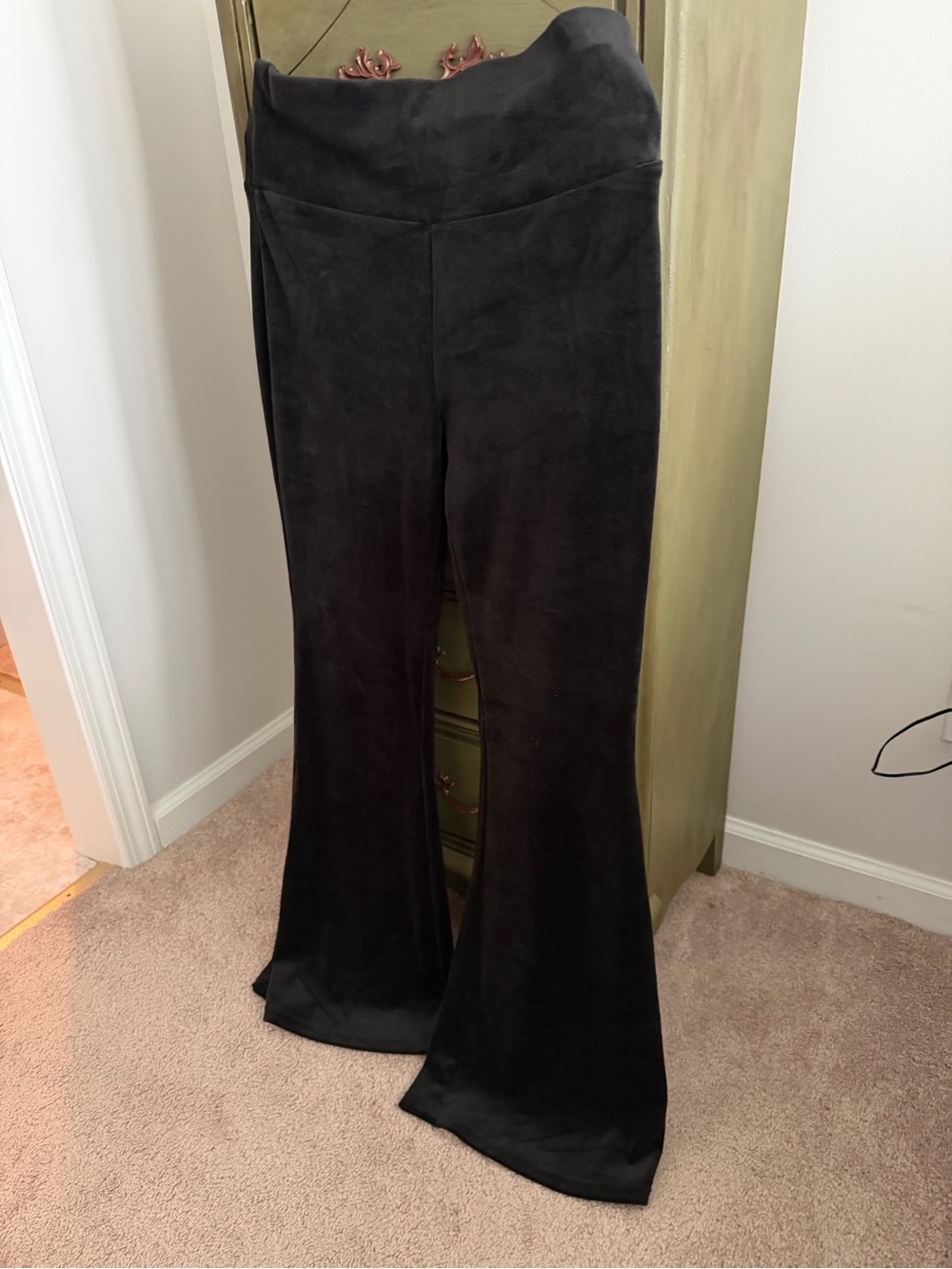 Women's Black Velvet Flared Pants nwot